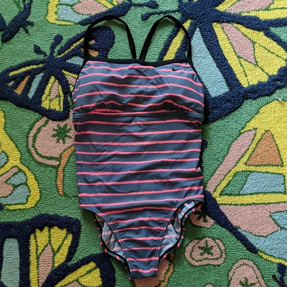 🌸Nike racerback swimsuit🌸